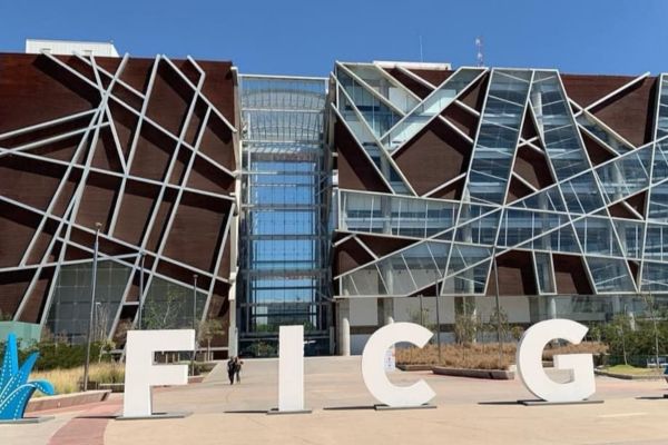 La FICG es también un evento que promueve el desarrollo económico y social.