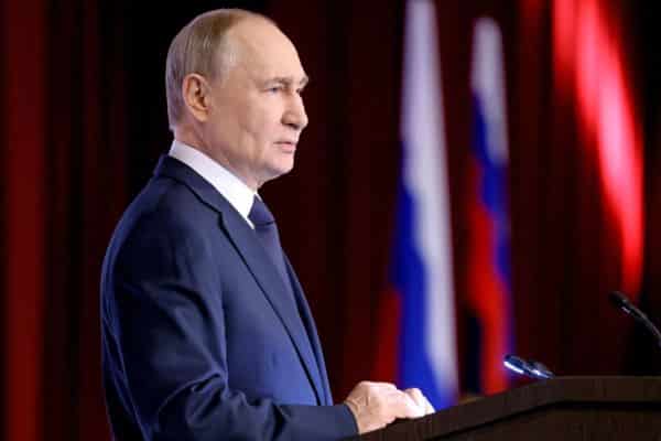 Trump y Putin en posible alto al fuego en Ucrania