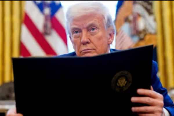 Trump y los datos: Trump se presenta como salvador mientras controla las estadísticas gubernamentales
