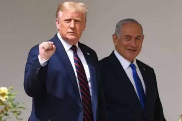 Donald Trump defendiendo los acuerdos de paz de Donald Trump en un discurso presidencial