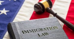 Trump impulsa sanciones a abogados de inmigración en EE.UU.