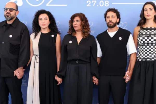 Elenco y productores de The Voice of Hind Rajab en el Festival de Venecia