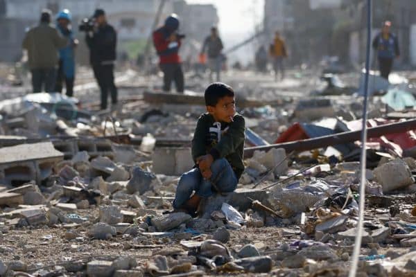 Víctimas y destrucción provocadas por la guerra en Gaza en 2023-2025