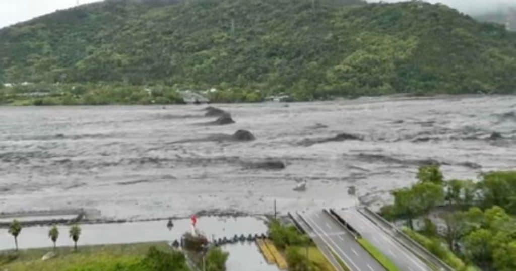 Tifón en China deja 17 muertos en Taiwán y golpea Hong Kong
