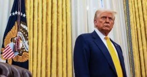 Donald Trump política exterior limita fondos globales