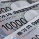 Yen toca mínimos de meses tras reapertura en EE.UU.